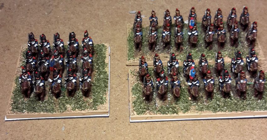 Cuirassiers (gauche) et Cavalerie de ligne (droite) Français 1812 (figurines Baccus 6mm)